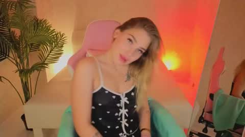 Snapshot of megan_gonzalezzz chatting on June 2026 01:08:02 AM megan_gonzalezzz online show from June 2026 01:08:02 AM