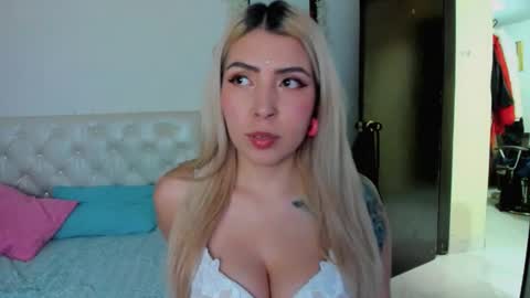 Snapshot of megan_sexrose chatting on March 2025 10:17:02 PM Megan rose online show from March 2025 10:17:02 PM