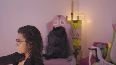 MEGAN  online show from December 2025 10:15:01 PM