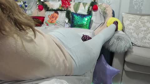 Snapshot of meganfox3325 chatting on January 2025 07:01:02 PM Nicki--------- Welcome to my Room online show from January 2025 07:01:02 PM