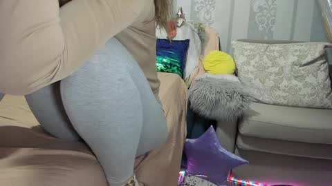 Snapshot of meganfox3325 chatting on January 2025 06:41:02 PM Nicki--------- Welcome to my Room online show from January 2025 06:41:02 PM