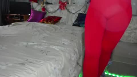 Nicki--------- Welcome to my Room online show from December 2025 08:00:02 AM