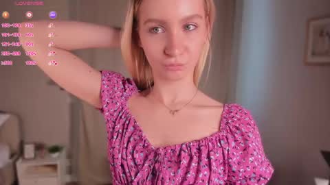 Snapshot of meganhenns chatting on June 2026 12:54:02 PM Elly online show from June 2026 12:54:02 PM
