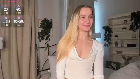 Snapshot of meganhenns chatting on July 2026 12:03:02 PM Elly online show from July 2026 12:03:02 PM