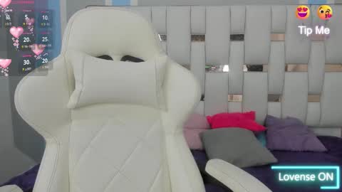 Megan Queen online show from November 2025 01:07:02 PM