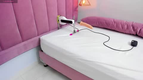 Snapshot of megansaenz_1 chatting on November 2025 07:35:01 PM Megan online show from November 2025 07:35:01 PM