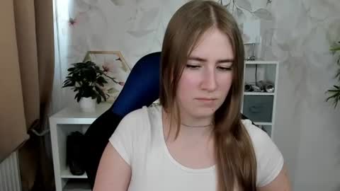 Snapshot of meganx_candy chatting on June 2026 12:31:02 PM Megan online show from June 2026 12:31:02 PM