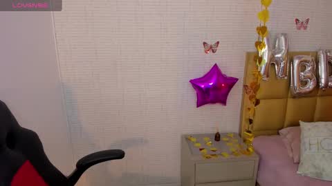 M E G A N  online show from September 2025 12:32:01 PM