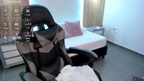 M E G A R A  online show from October 2025 11:38:02 PM