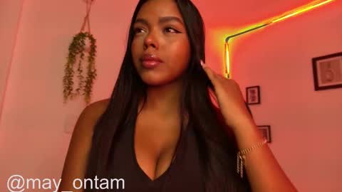     online show from December 2025 07:00:01 PM