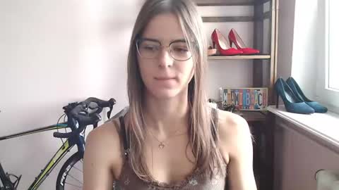 Snapshot of megi_erotic chatting on June 2026 06:44:01 AM Megi online show from June 2026 06:44:01 AM