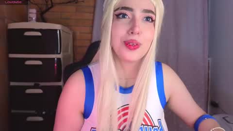 Snapshot of megumi_yang chatting on January 2025 08:43:02 AM Megumi online show from January 2025 08:43:02 AM