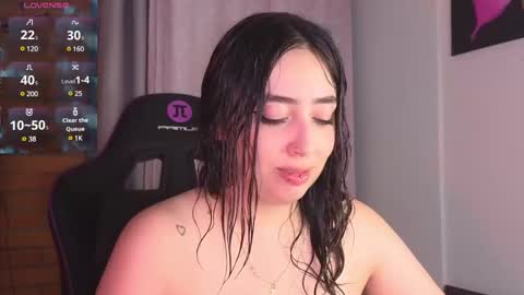 Snapshot of megumi_yang chatting on January 2025 01:18:02 AM Megumi online show from January 2025 01:18:02 AM