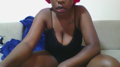 pretty online show from December 2025 06:42:02 AM