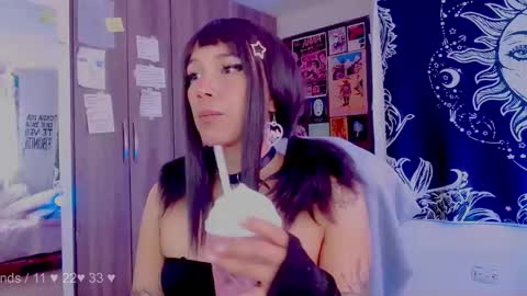 Melissa  -  -  Please help me to reach 100 thumbs up online show from October 2025 07:47:01 PM