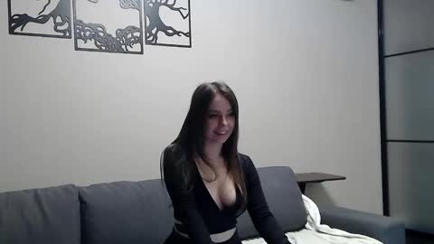 Snapshot of meladams chatting on December 2024 12:04:02 AM meladams online show from December 2024 12:04:02 AM