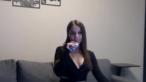 Snapshot of meladams chatting on September 2025 08:33:02 PM meladams online show from September 2025 08:33:02 PM