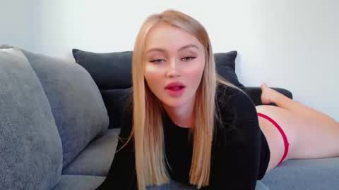 Snapshot of melani_a chatting on October 2025 01:42:02 PM Melania online show from October 2025 01:42:02 PM