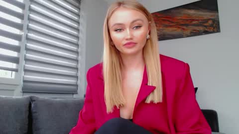 Snapshot of melani_a chatting on October 2025 11:11:01 AM Melania online show from October 2025 11:11:01 AM