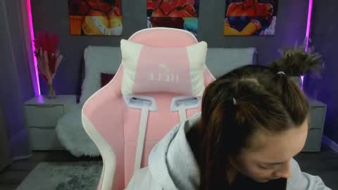 MelanieAlves online show from April 2026 08:32:01 PM