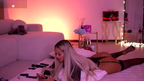 OF melanielexxx online show from February 2026 05:05:02 PM