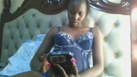 Snapshot of melaninblue chatting on May 2026 06:13:01 PM melaninblue online show from May 2026 06:13:01 PM