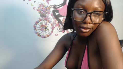 Snapshot of melanine_floral chatting on March 2025 05:43:02 PM Praiz online show from March 2025 05:43:02 PM