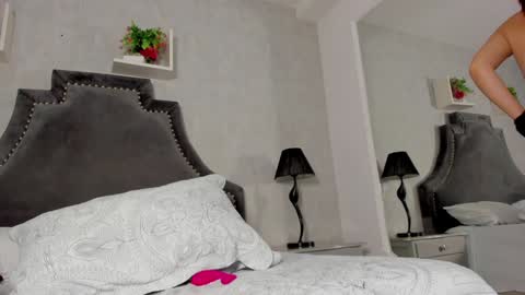 MelanyLuv online show from February 2025 12:30:01 AM