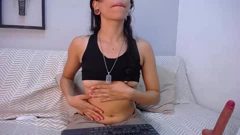 melanyvelvet online show from February 2026 02:01:02 AM