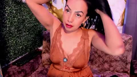Snapshot of meleekxxx chatting on May 2026 08:17:01 PM MeleekXXX online show from May 2026 08:17:01 PM