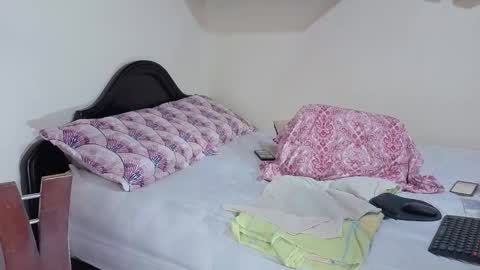 Snapshot of melihotxxx chatting on December 2025 12:37:02 AM melihotxxx online show from December 2025 12:37:02 AM