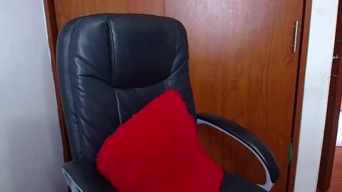 Snapshot of melika_sweet chatting on October 2025 06:45:02 PM eli online show from October 2025 06:45:02 PM