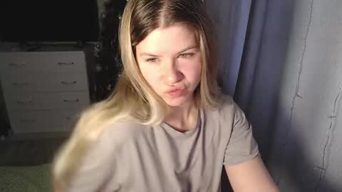 Melissa  Ray online show from January 2025 08:22:01 AM