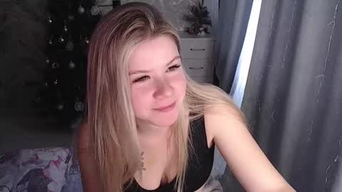 Melissa  Ray online show from December 2025 04:31:02 AM