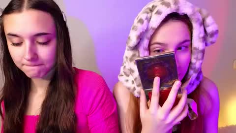 Mel online show from November 2025 12:17:01 PM