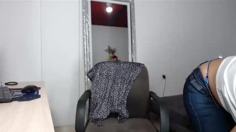 Snapshot of melissazaens chatting on December 2024 01:25:01 AM melissazaens online show from December 2024 01:25:01 AM