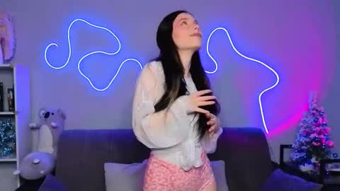 mellhyees online show from January 2026 05:05:02 PM