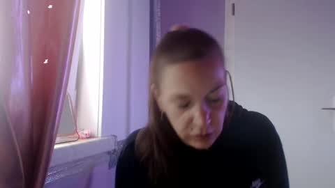 Snapshot of melli23 chatting on October 2025 02:01:02 PM Melli online show from October 2025 02:01:02 PM
