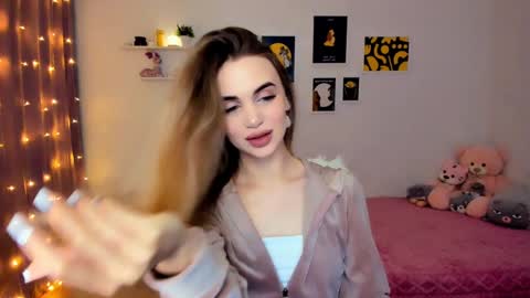 Tessa online show from December 2024 09:33:01 PM