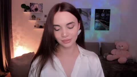 Tessa online show from May 2026 09:22:01 PM