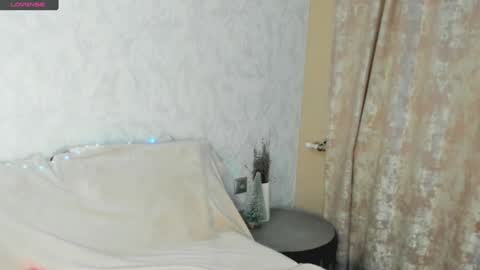 MelMooon online show from January 2025 04:26:01 PM