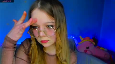 MelMooon online show from February 2025 07:30:01 PM