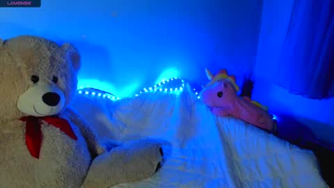 MelMooon online show from February 2025 08:22:02 PM