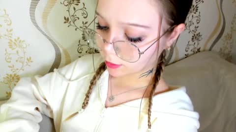 MelMooon online show from October 2025 09:14:02 PM