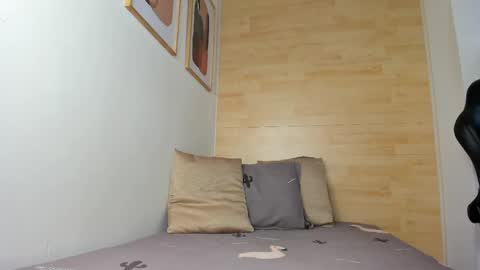 Snapshot of melodi_20 chatting on May 2026 11:39:01 AM Melodi online show from May 2026 11:39:01 AM