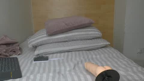 Snapshot of melodi_20 chatting on June 2026 11:41:02 AM Melodi online show from June 2026 11:41:02 AM