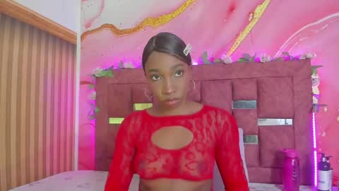 Snapshot of melody_paris chatting on June 2026 10:48:02 AM Mixie online show from June 2026 10:48:02 AM