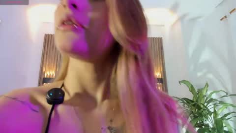 melodylanee online show from April 2026 11:01:01 AM