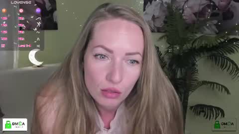 Snapshot of melodyys chatting on June 2026 04:32:01 PM Melody My schedule this week Wednesday Thursday Sunday online show from June 2026 04:32:01 PM