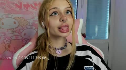 Snapshot of melonipinkbb chatting on May 2026 06:31:02 AM MELONI online show from May 2026 06:31:02 AM
